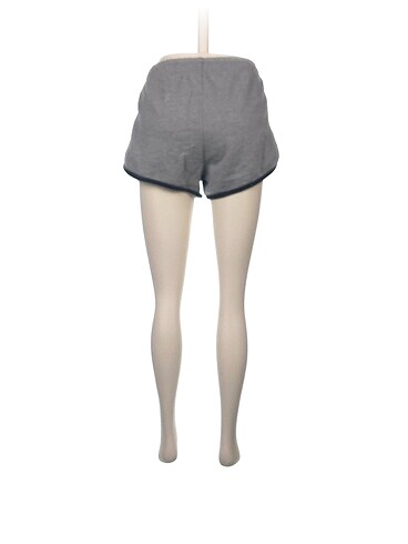 m Beden Bershka Mini Şort %70 İndirimli.