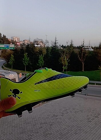 Hypervenom krampon