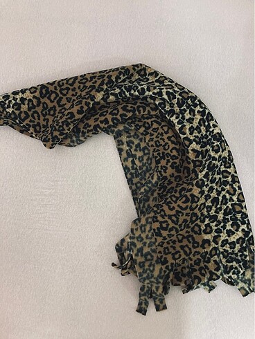 Leopar desenli şal