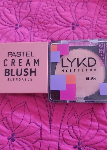 Pastel Pembe Krem Allık ve lykd somon rengi allık