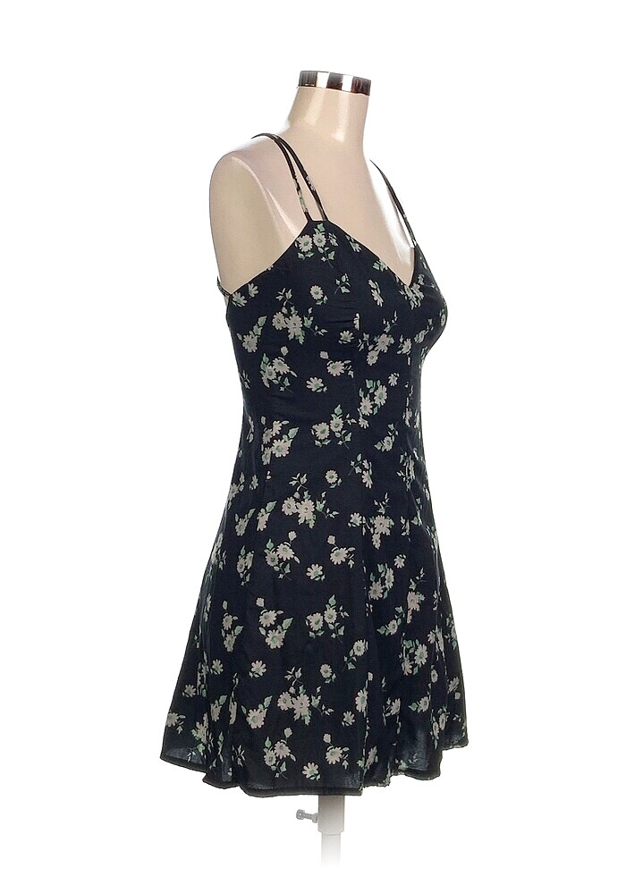 Trendyol & Milla Kısa Elbise %70 İndirimli. - Görsel 2