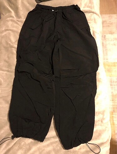 siyah paraşüt pantalon