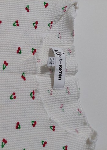Beyaz Kiraz Desenli Tişört - Görsel 3