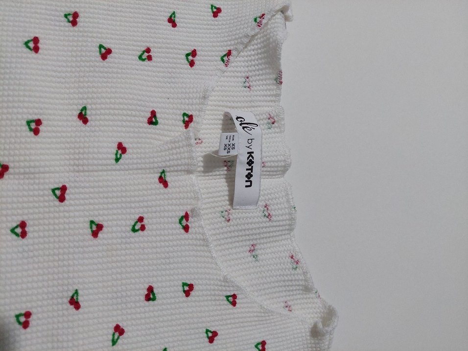 Beyaz Kiraz Desenli Tişört - Görsel 3