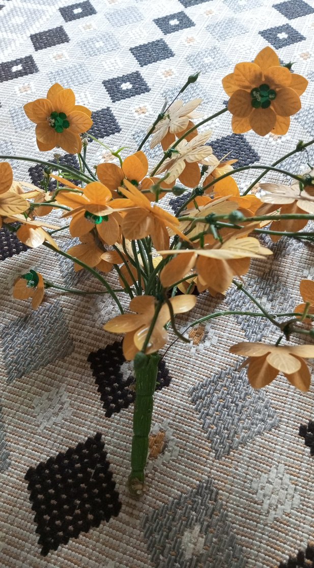 Sarı Yapay Çiçekli Vazo - Görsel 2