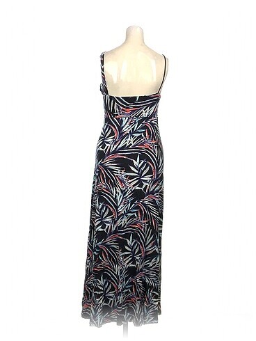m Beden Batik Uzun Elbise %70 İndirimli.