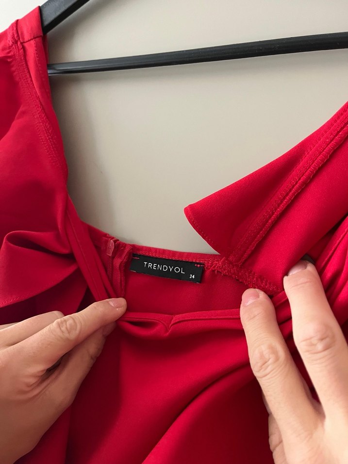 Kırmızı V Yakalı Elbise - Görsel 3