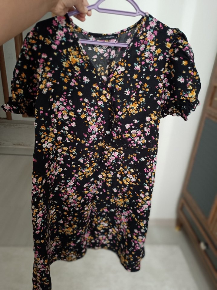 TeÇiçek Desenli V Yaka MElbise - Görsel 3