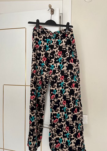 Zara Renkli Leopar Desenli Rahat Pantolon
