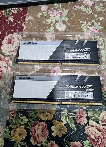 Diğer TridentZ Neo DDR4 16 GB AMD