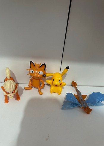 Sarı Pokémon Aksiyon Figürleri Seti