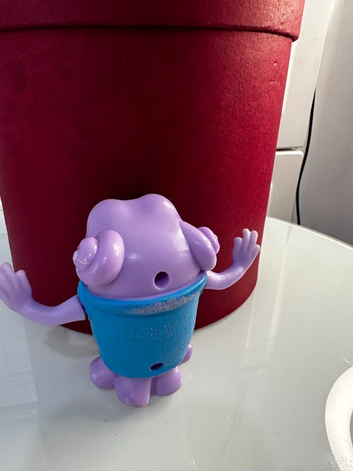 Mor Renkli Aksiyon Figürü - Görsel 2