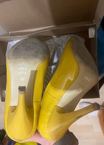 Sarı Rugan Stiletto Kadın Ayakkabı - Görsel 2