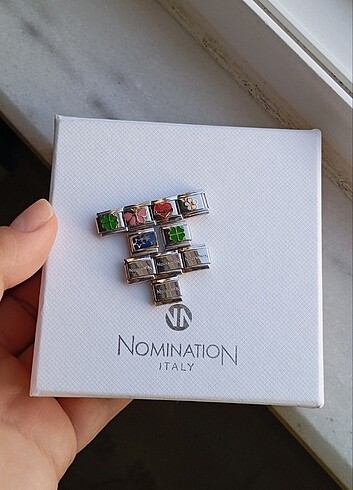 Nomination charm 