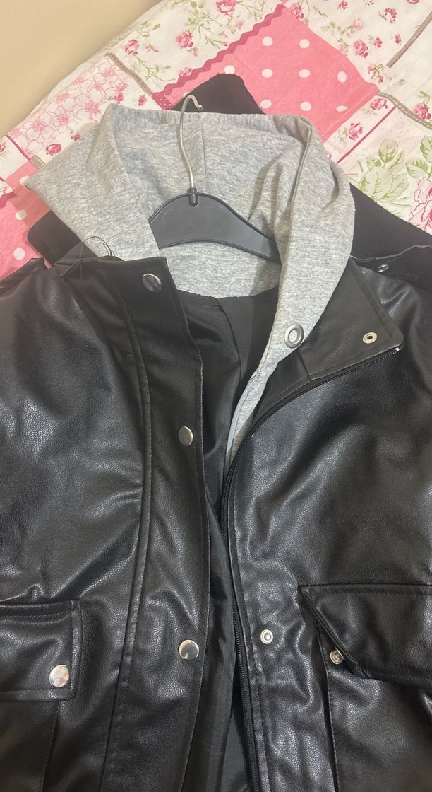 Siyah Deri Düğmeli Kadın Ceket - Görsel 3