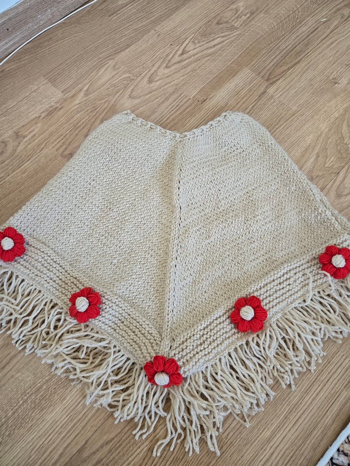 Kız Çocuk Nakışlı Bohem Örgü Pelerin - Görsel 3