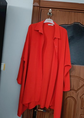 Kırmızı Uzun Kollu Düğmeli Kadın Gömlek - Görsel 2