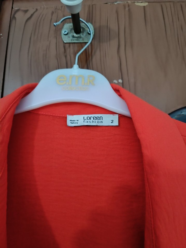 Kırmızı Uzun Kollu Düğmeli Kadın Gömlek - Görsel 4