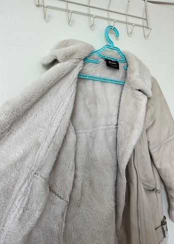 42 Beden Pull and bear Kadın bej Süet Kürklü Midi Ceket