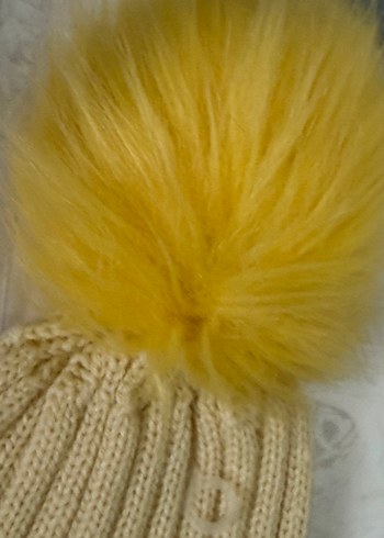 Sarı Ponponlu Örgü Kadın Bere - Görsel 2