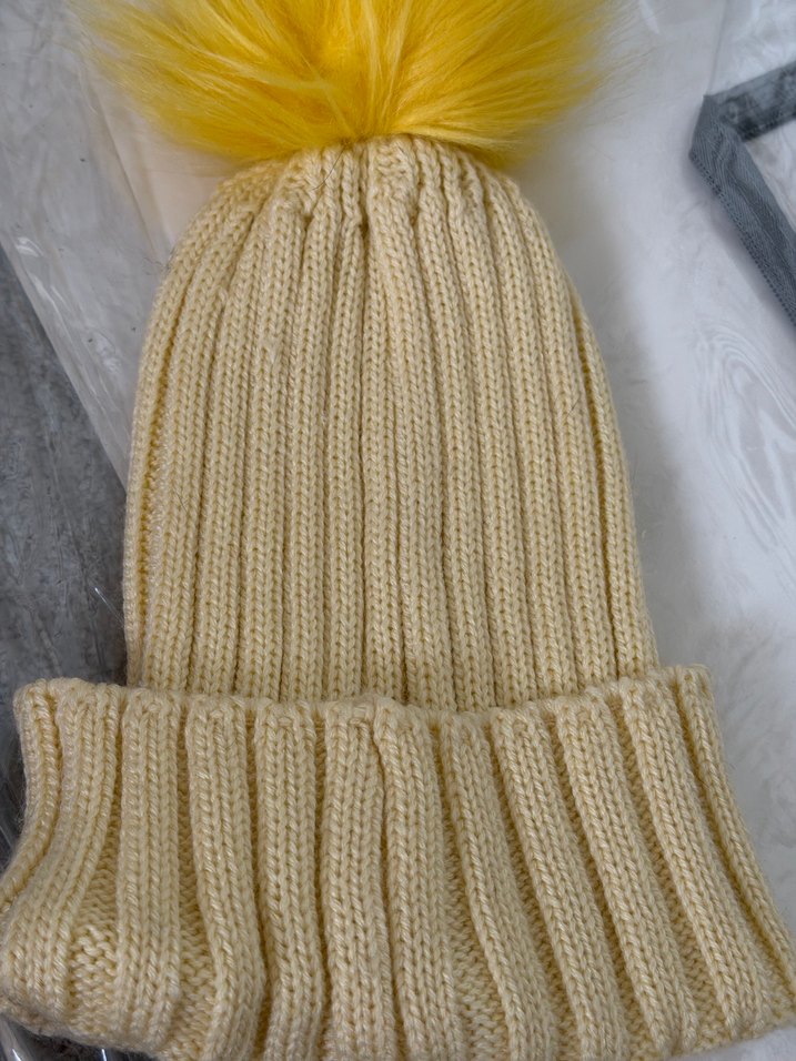 Sarı Ponponlu Örgü Kadın Bere - Görsel 3
