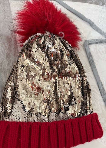 Kırmızı Kürklü Payetli Kadın Bere - Görsel 2