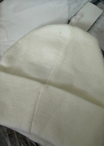 Renkli Nakışlı Beyaz Kadın Bere - Görsel 2