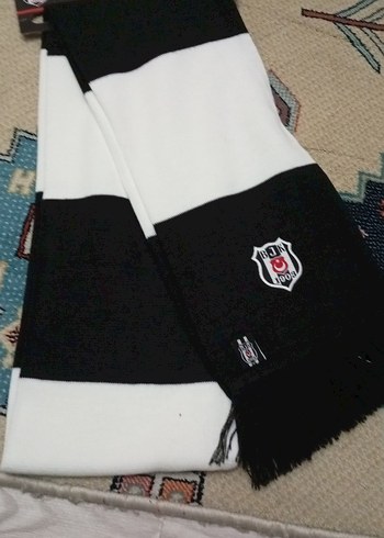 Beşiktaş Nakışlı Siyah Gri Erkek Atkı - Görsel 6