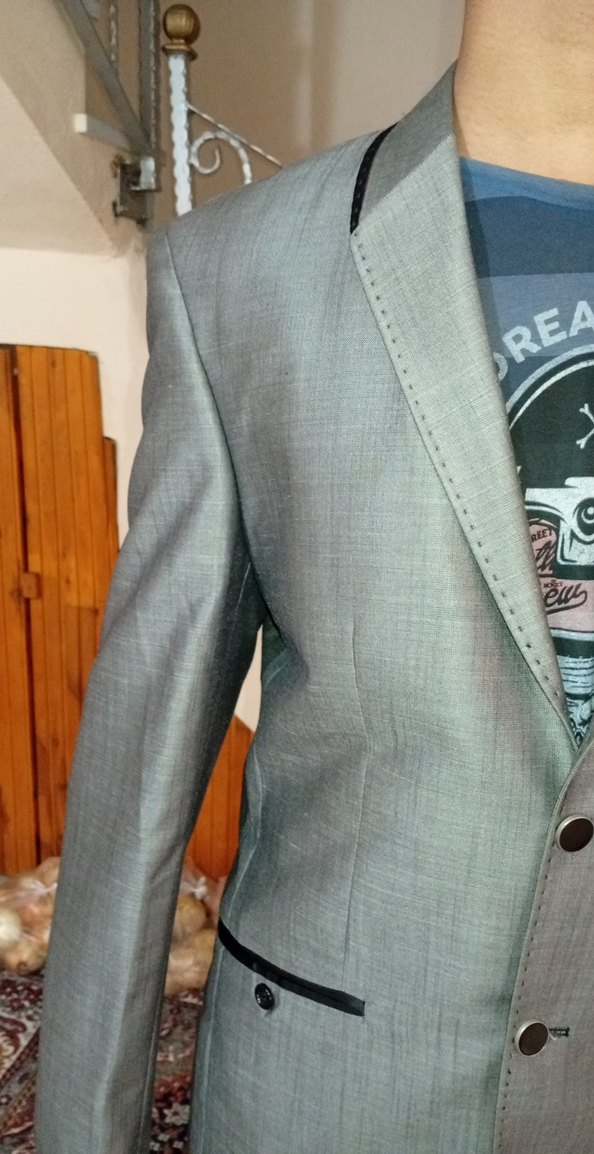 Gri Düğmeli Erkek Takım Elbise - Görsel 3