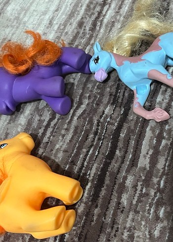 Renkli Üçlü At Figürleri - Görsel 3