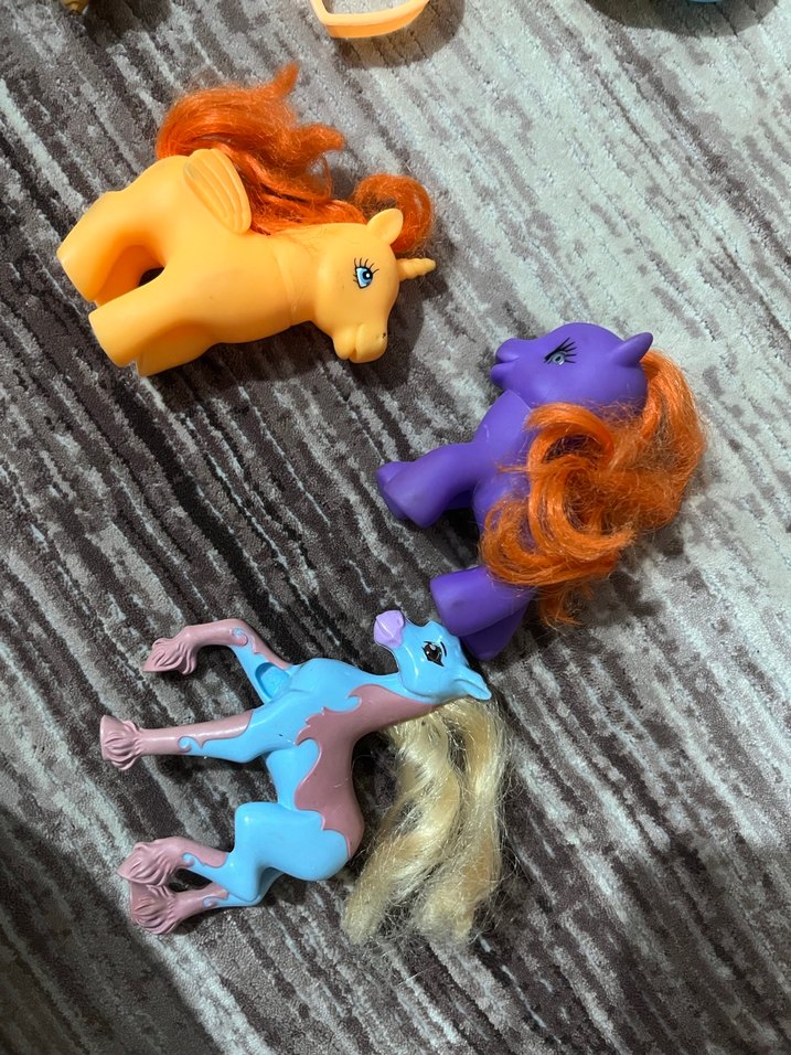 Renkli Üçlü At Figürleri - Görsel 4