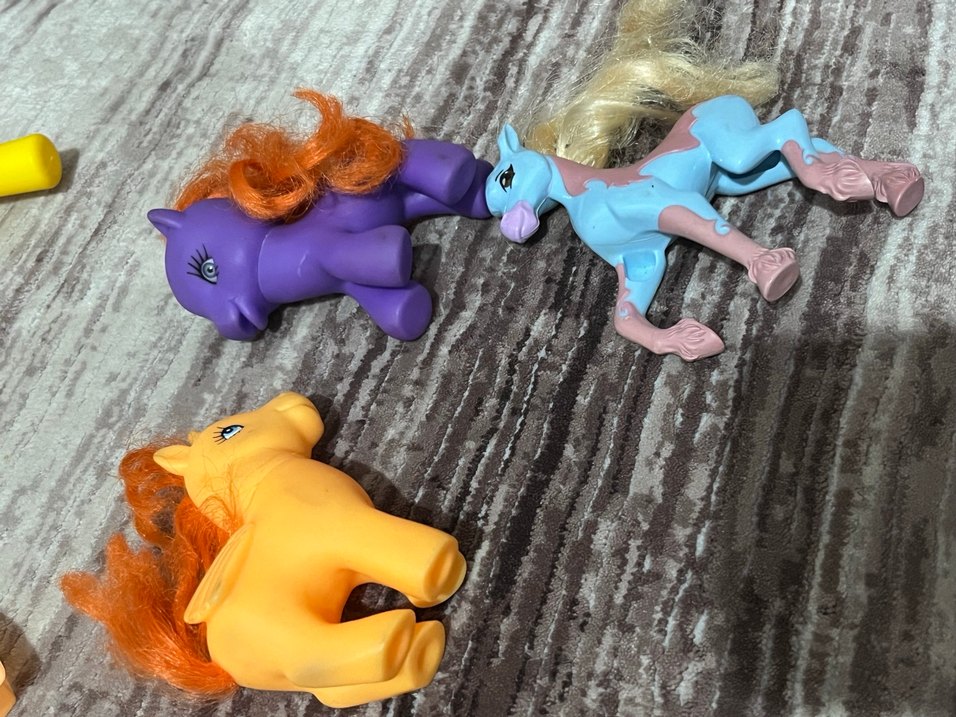 Renkli Üçlü At Figürleri - Görsel 3