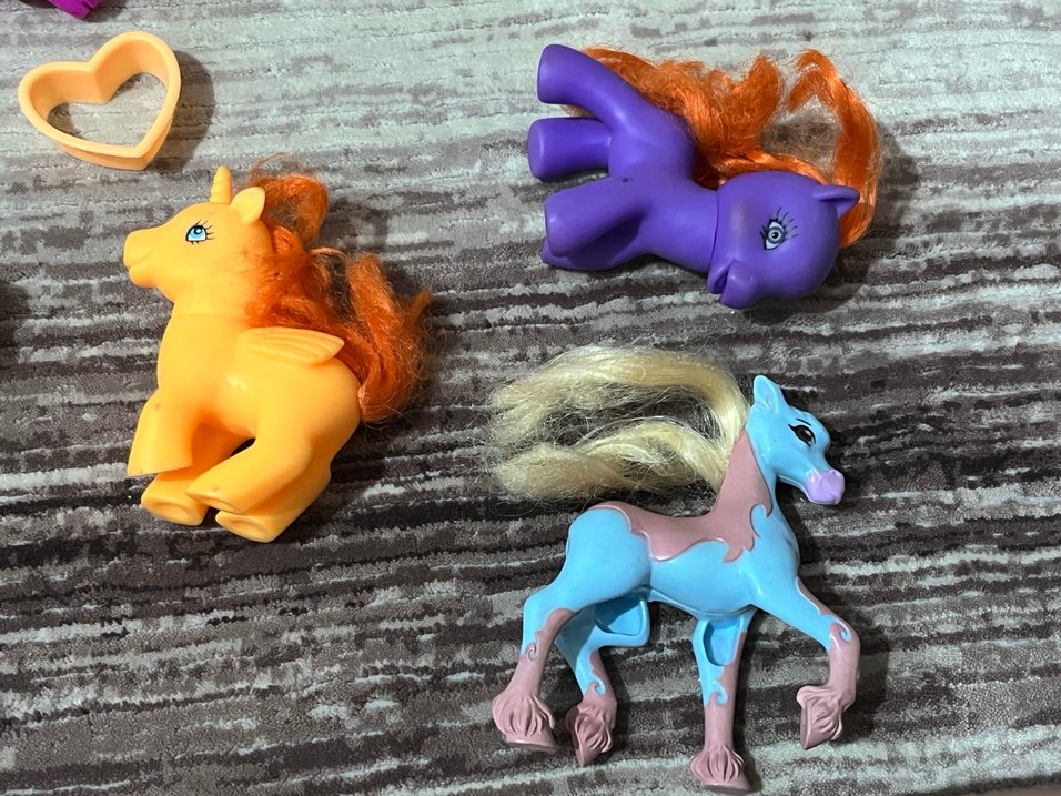 Renkli Üçlü At Figürleri - Görsel 2