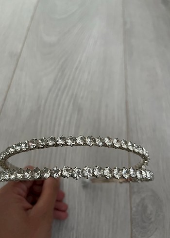 Diğer İnci Detaylı Metal Taç