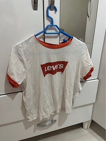 Levis tisort