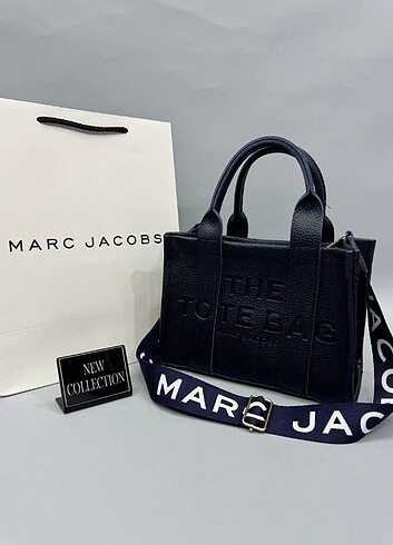 MARC JACOBS Ölçüler 26 x 18 cm