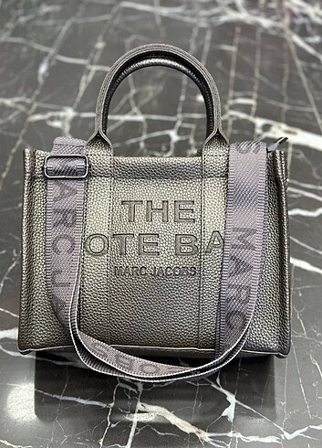 MARC JACOBS - THE TOTE BAG