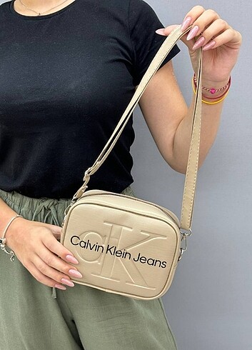 Calvin Klein CALVIN KLEİN - YENİ MODEL - DİĞER MODELLER İÇİN SOLA KAYDIRINIZ