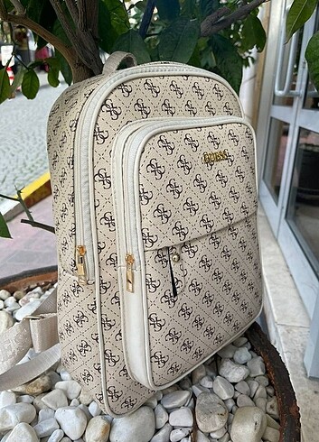 GUESS SIRT ÇANTASI - DİĞER RENKLER İÇİN SOLA KAYDIRINIZ-STOK SOR