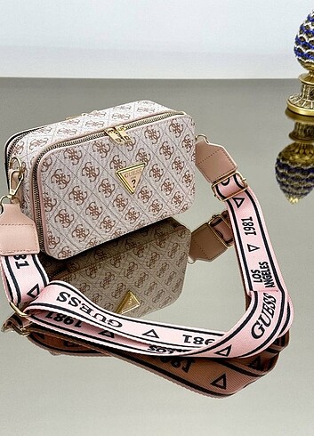 Guess GUESS-ÇAPRAZ ÇANTA-DİĞER MODELLER İÇİN SOLA KAYDIRINIZ-STOK SORU