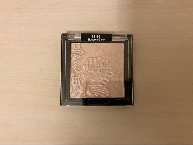 wet n wild megaglo highlighter blossom glow