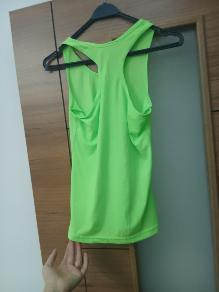 Yeşil Sporcu Kadın Atlet - Görsel 2