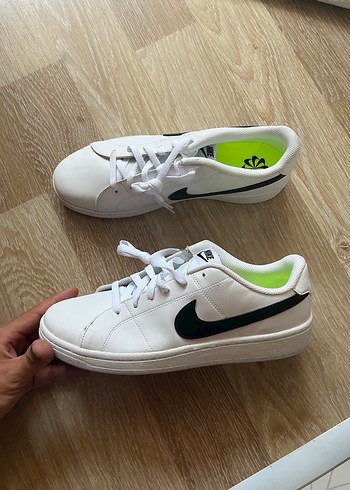 Nike Beyaz Erkek Spor Ayakkabısı
