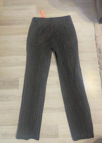 Düğmelisevenhill simli çizgili  gri renkte kanvas Pantolon - Görsel 3