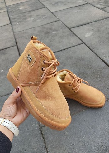 UGG Bej Kadın Süet Tüylü Dolgu Topuk Bot