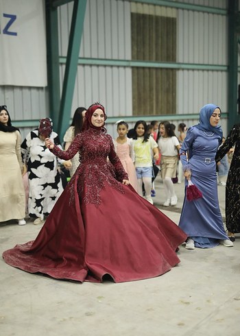 36 Beden bordo Renk Uzun Kollu İşlemeli Kırmızı Kadın Kına Elbisesi