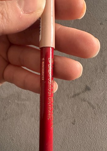 Parlak Kırmızı Dudak Kalemi - Görsel 3