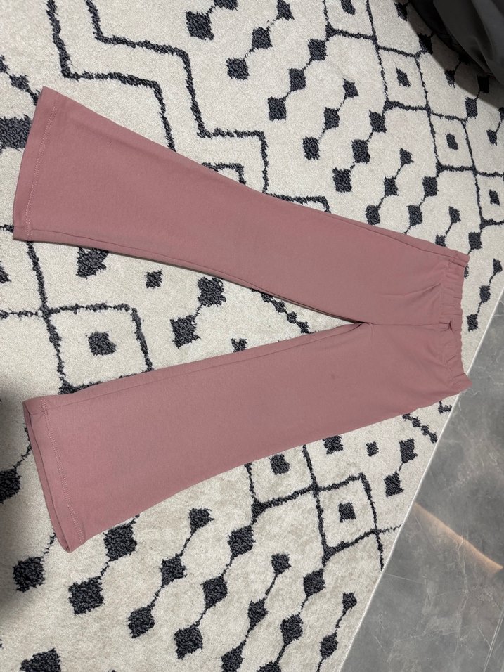 Koyu Pembe Tüy Detaylı Desenli Bebek Kız Takımı - Görsel 3