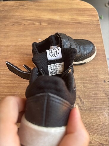 23 Beden siyah Renk Boyner 23 Numara Adidas