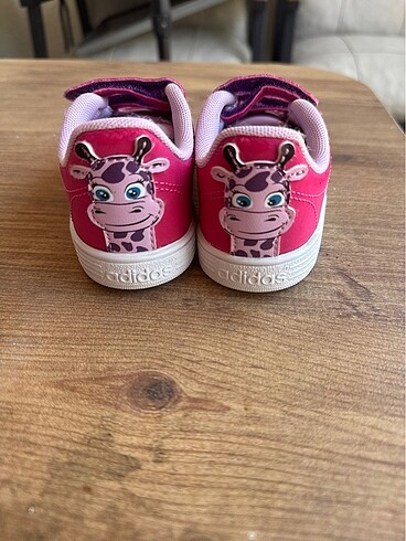 24 Beden Boyner Adidas Adidas 24